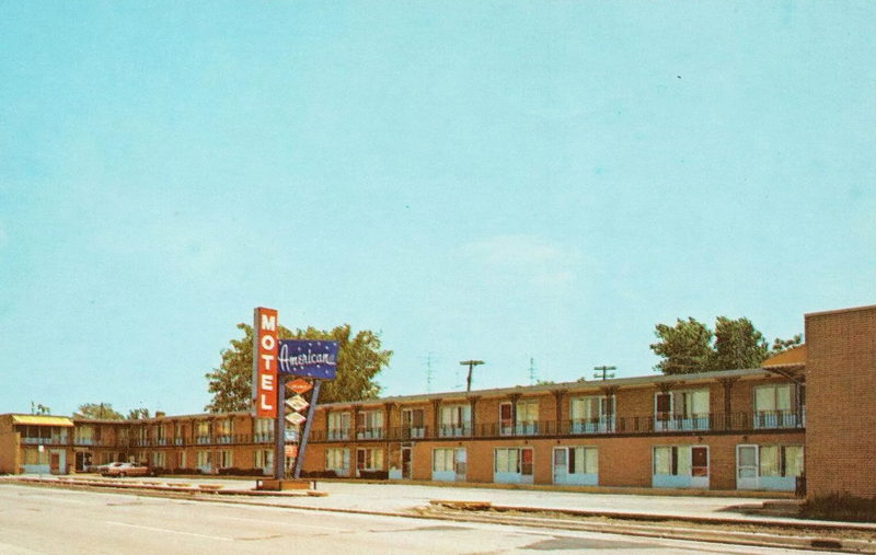 MNM Motel (American Motel, Americana Motel) - Vintage Postcard